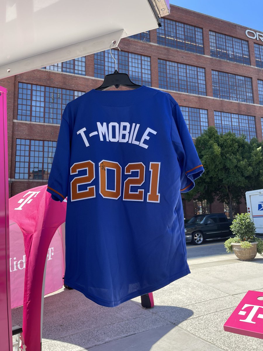 Sam Grandel (@grandelsam) on Twitter photo Celebrating #NorthCarolina teachers w/ our friends <a href="/DurhamBulls/">Durham Bulls</a> ✏️🐂
Stop by the #TMobileTruck for a chance to win a FREE Durham Bulls Jersey (TMO Edition)! 🚚🎉
#CityofOaksTMOTruck #TMobileGoesLocal Celebrating #NorthCarolina teachers w/ our friends <a href="/DurhamBulls/">Durham Bulls</a> ✏️🐂
Stop by the #TMobileTruck for a chance to win a FREE Durham Bulls Jersey (TMO Edition)! 🚚🎉
#CityofOaksTMOTruck #TMobileGoesLocal