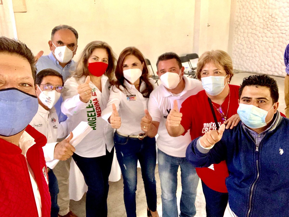 DavidLopezDLC's tweet photo. Hoy tuve el gusto de estar en Ixtapan de la Sal en un encuentro con familias de migrantes de la región y nuestra Candidata Migrante a Diputada Federal @angeles91814215 y en compañía de nuestra Secretaria @DeMigratorios del CEN @SoyBlancaAlcala. 
#VotaPRI https://t.co/dktf6IbOk9