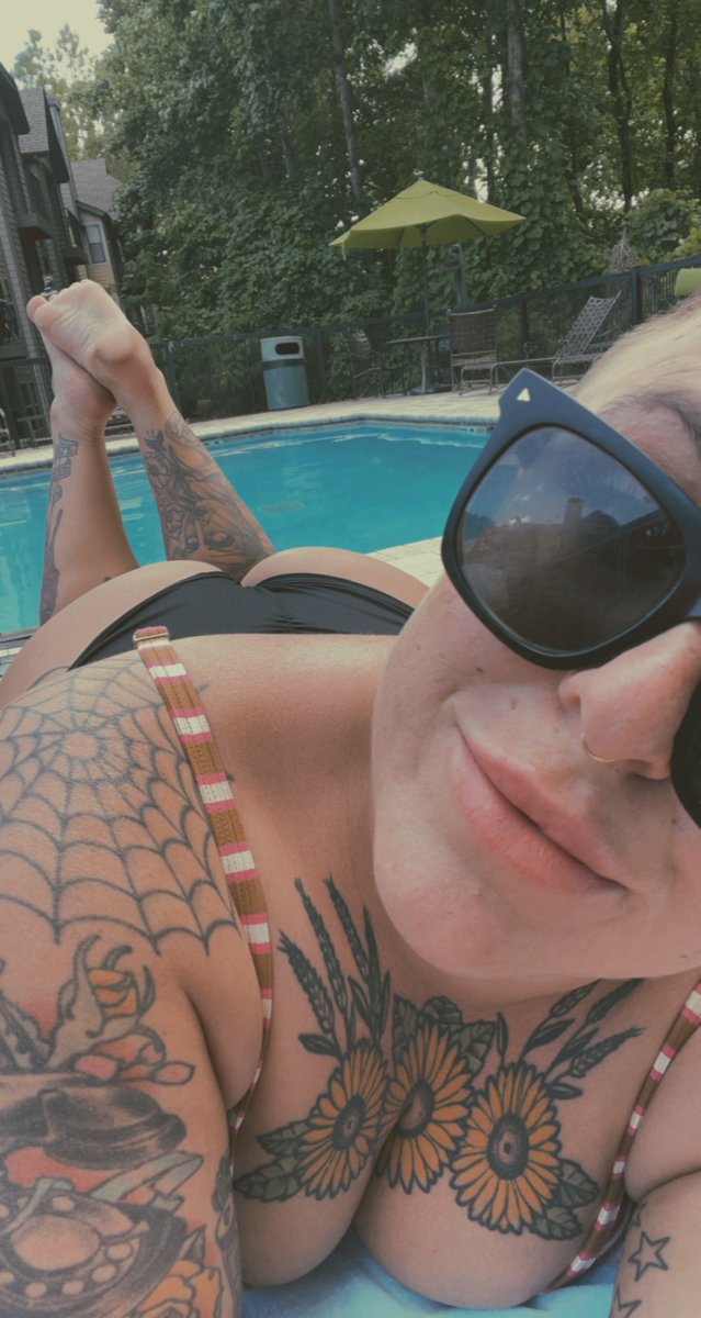 Too much a$$ for Alabama 😛