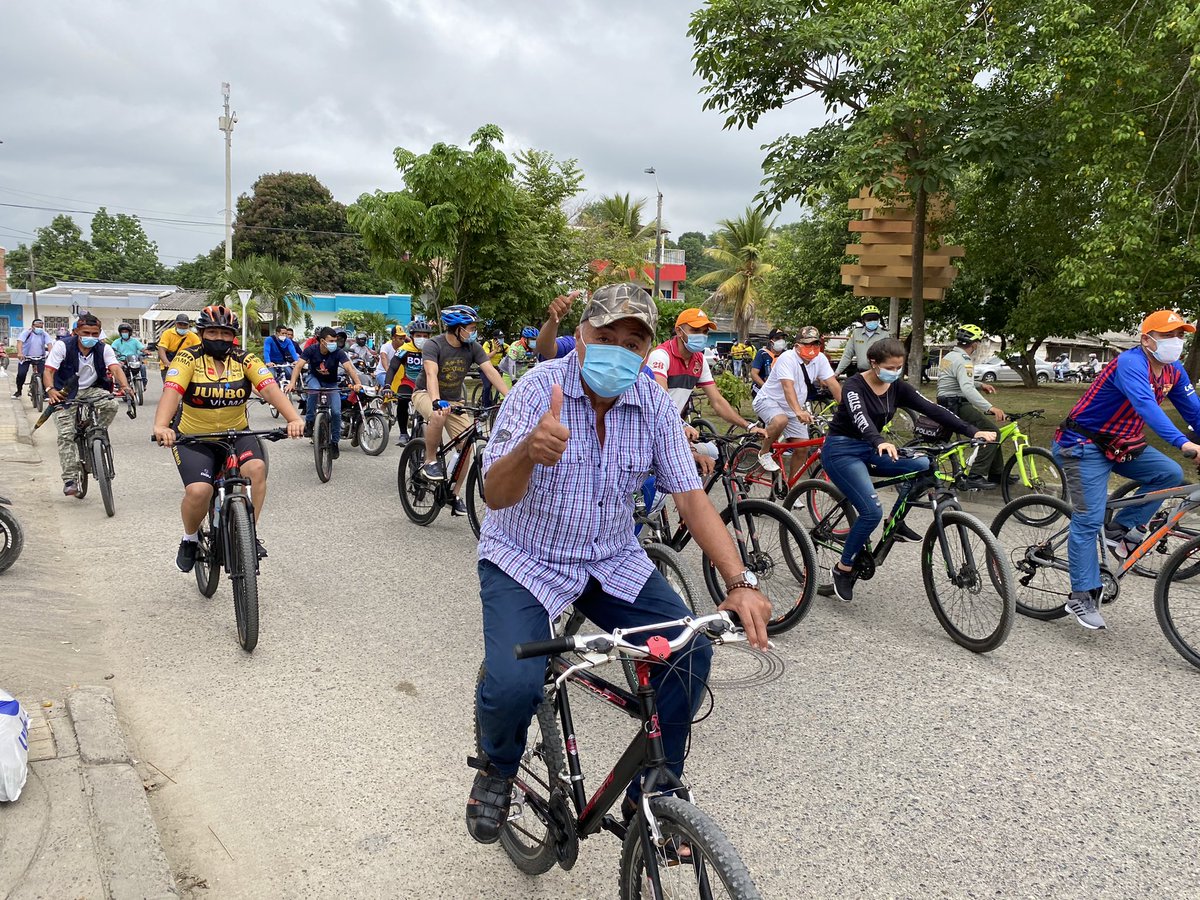 Ademacor's tweet photo. Montería pedalea por los derechos del pueblo colombiano. ¡El paro no para, el paro continúa! #ParoNacional12M 
#ParoNacional https://t.co/IU4CZYLwfP