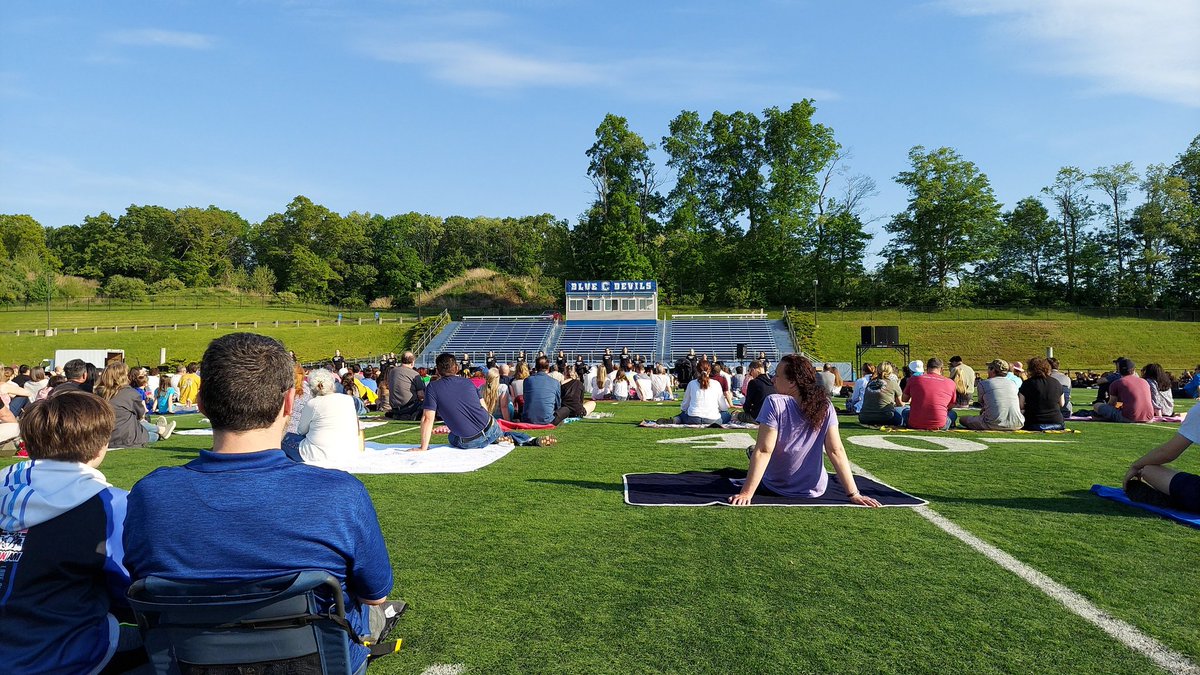 Choir and Bands from Coginchaug HS entertain a huge crowd at the stadium. First performance since 2020!