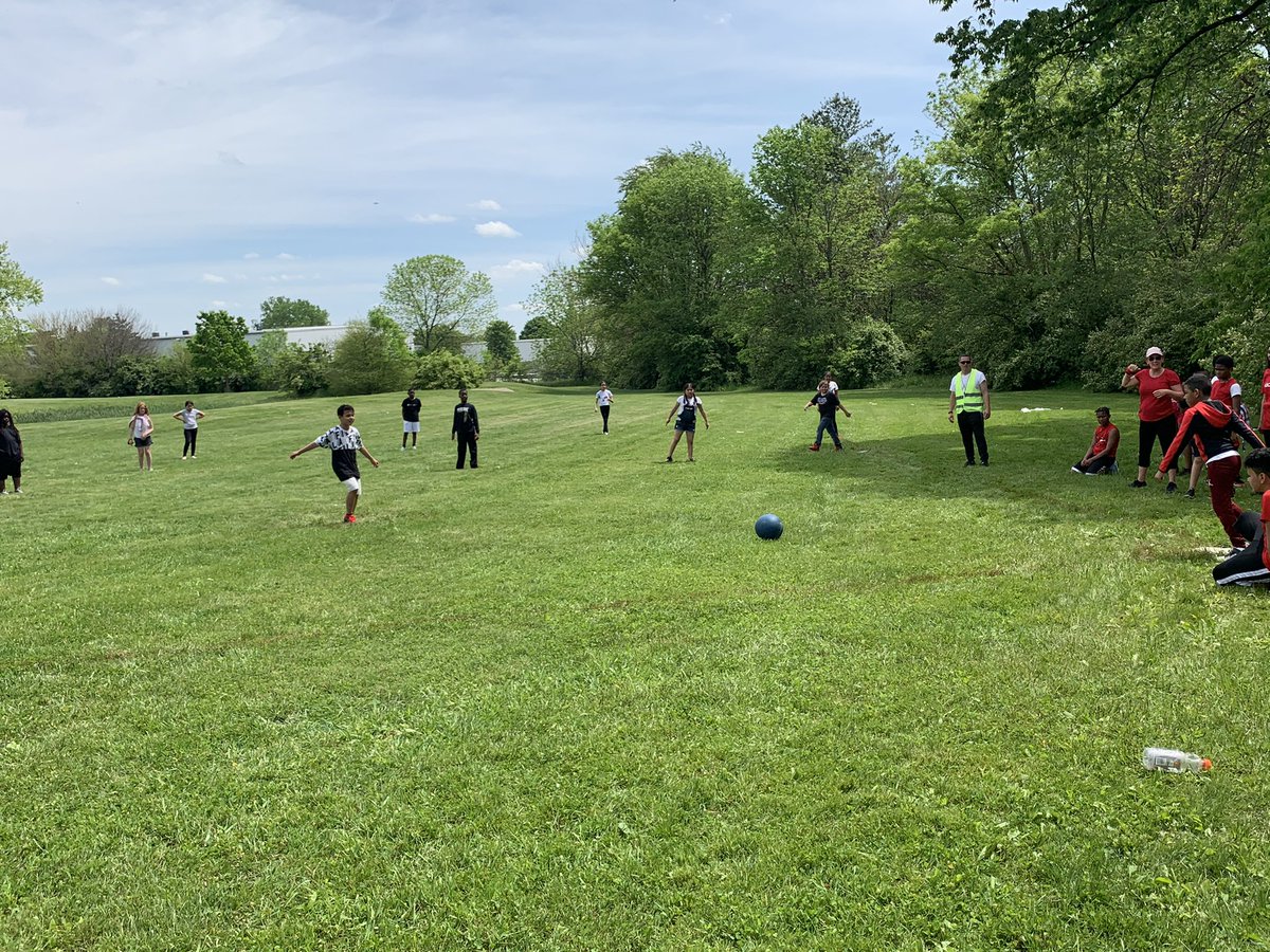 Leshayanez's tweet photo. 5th grade had so much fun today playing in our first annual kickball tournament.  Such an amazing group of kids. @PrincipalGCE #gatorgreat https://t.co/wJOeCIqd4g