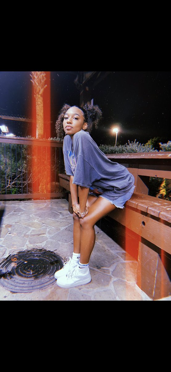 zozo_bambii's tweet photo. Every time you forget, imma remind you 🖤 https://t.co/hQlfp7Z1fA