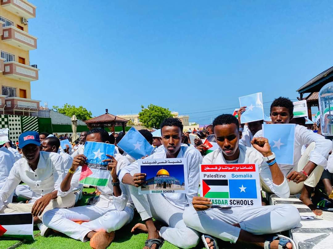 YonisOdowa's tweet photo. هذه الصور من مقديشو،حيث إجتمع مئات الطلبة من أج�� الدعاء والوقوف مع إخوانهم الفلسطينيين.
#فلسطين_تنتصر https://t.co/bKdlNOjuEN