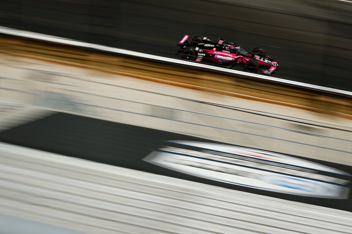 MeyerShankRac's tweet photo. Fast Friday is COMPLETE. We got some solid four lap averages in today and ready for qualifying. Check out our top speeds of the day! 

Harvey - 230.772 mph
Castroneves - 230.512 mph 

#DrivePink // #Indy500 // #INDYCAR https://t.co/yORhCP1rsL