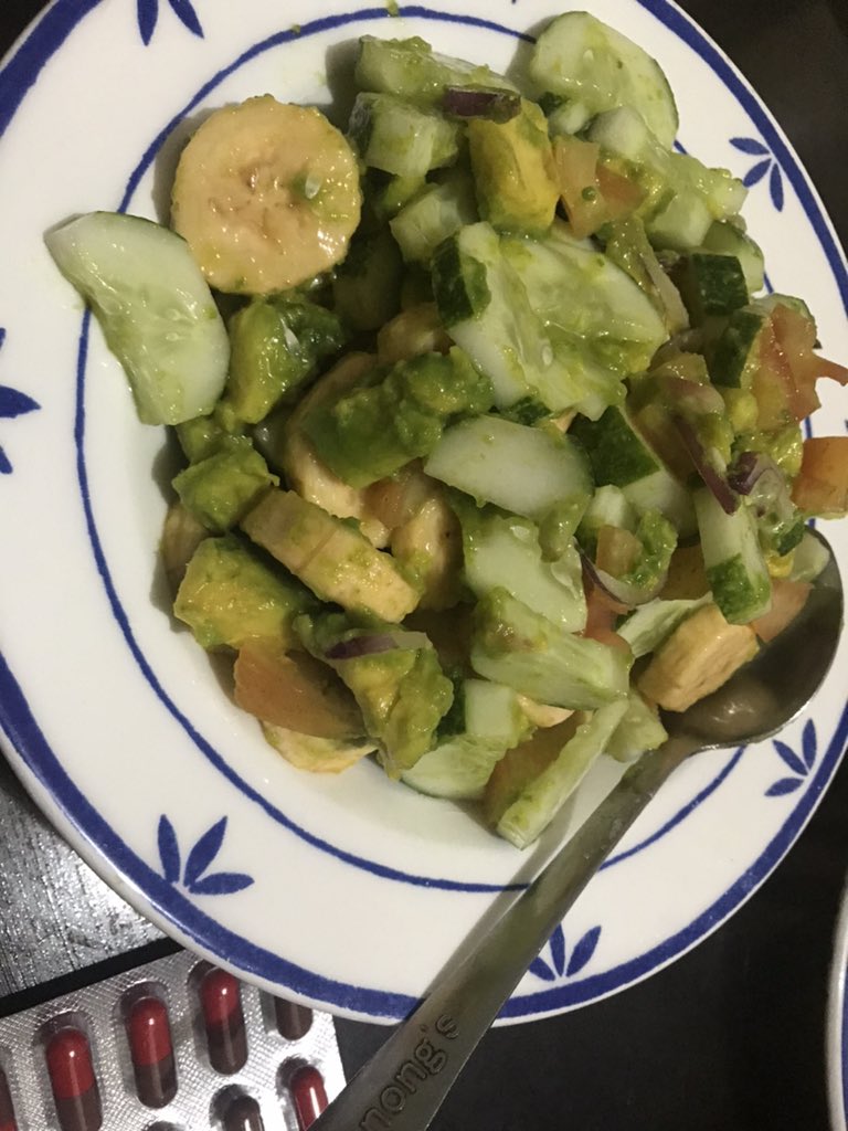 hunkguy84's tweet image. My kind of breakfast daw ko noh

#avocado
#1banana
#1cucumber
#2tomatoes
#1union
#3lemon
#1teaspoonsalt
#dietisreal