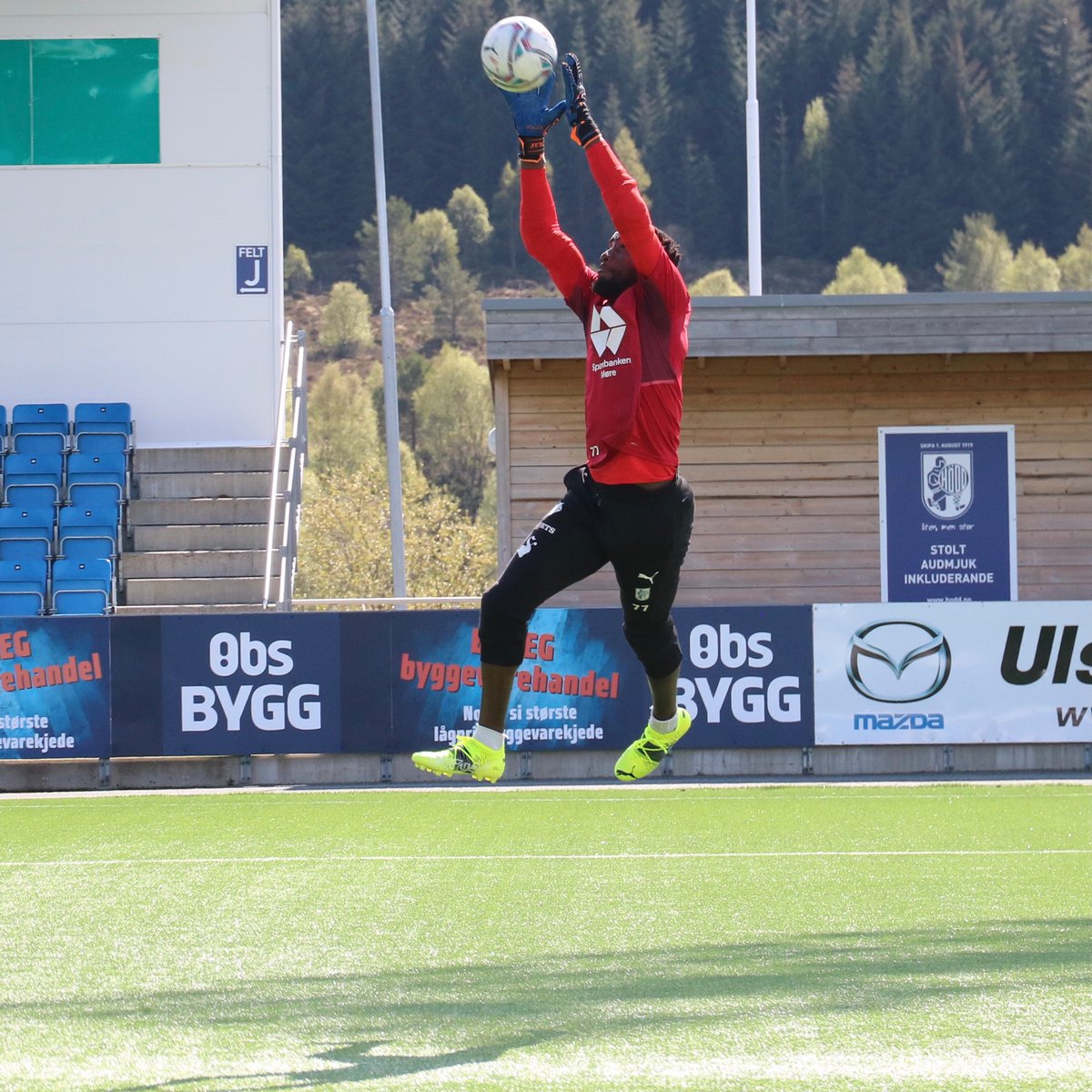 Arnold Origi tweet media