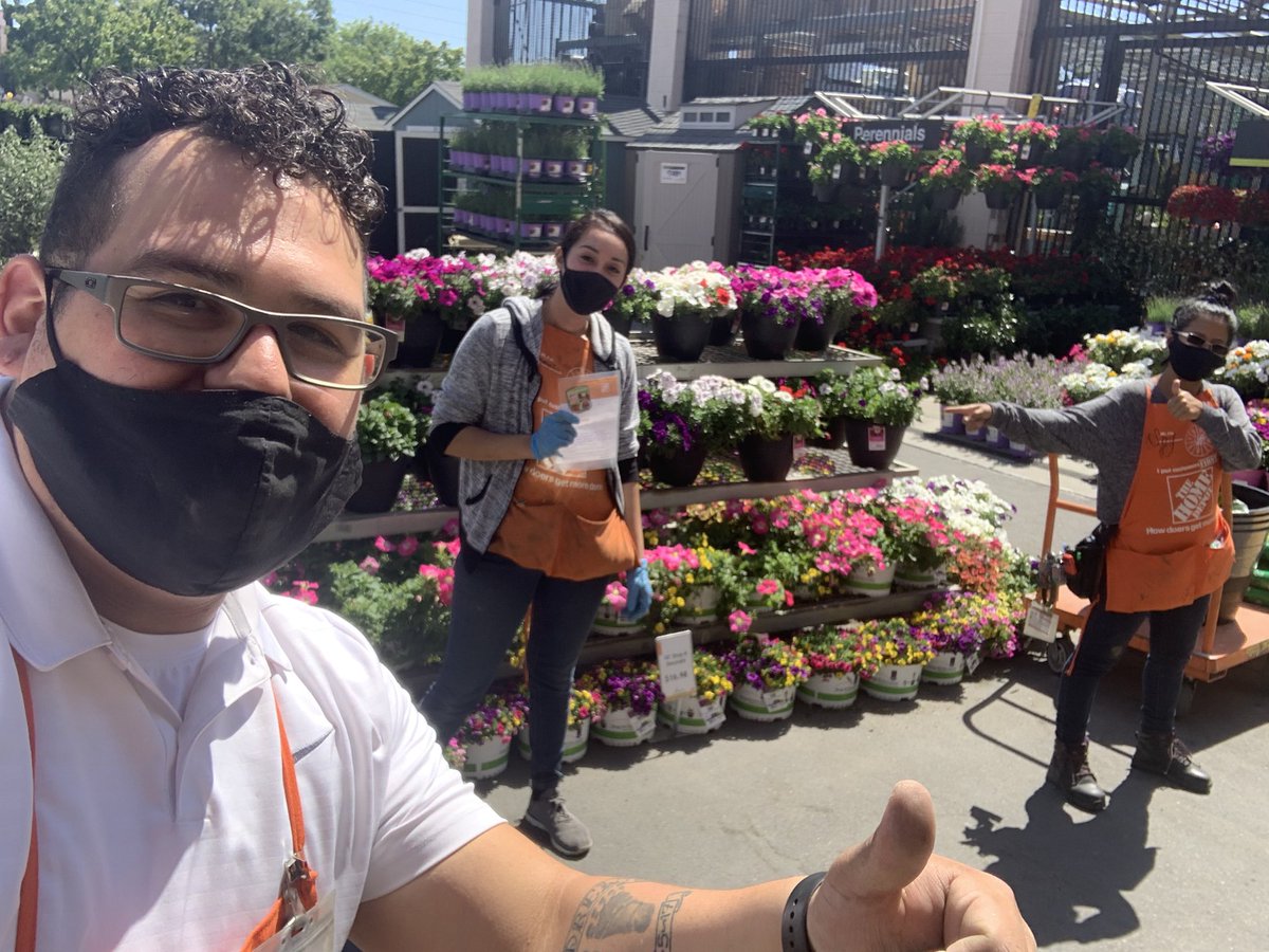 BrandonLopezHD's tweet photo. Awesome job to Marilyn on demonstrating GET and keeping cleaning aisle in-stock everyday. #florinpride @WendyPacNorth @korina_suffia @nate_engel83 @jay_ladyfaith1 @HughesSary https://t.co/wKNpJDznkc