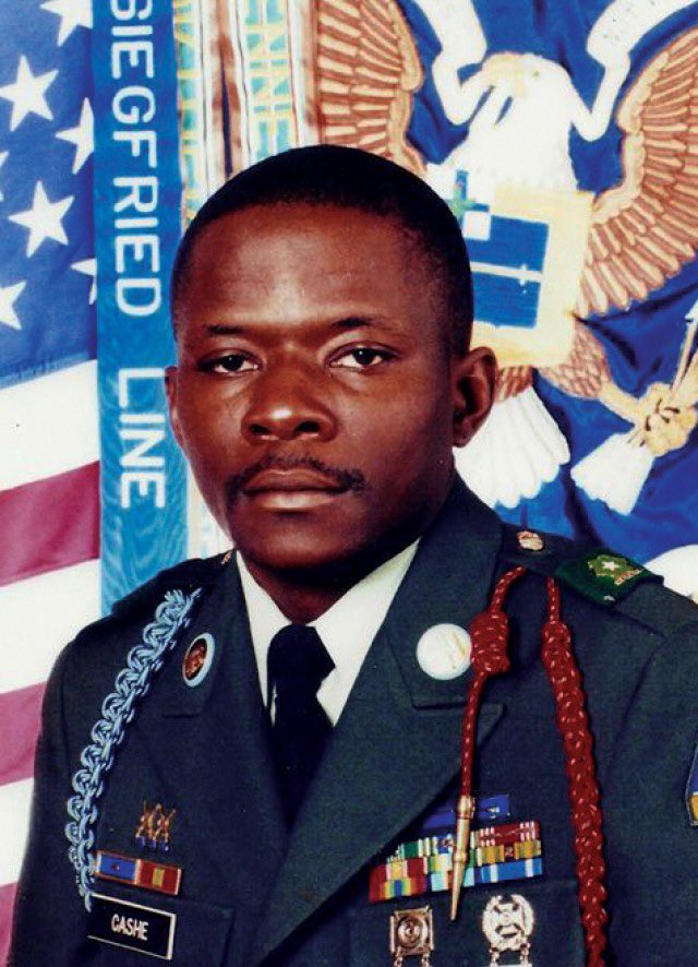 disaac's tweet photo. @POTUS Well-deserved recognition of COL Puckett. When will you duely recognize, honor, and award the same to SFC Alwin Cashe, @POTUS? @SecDef @WhiteHouse @PressSec @DeptofDefense https://t.co/BuqZVOYhHY