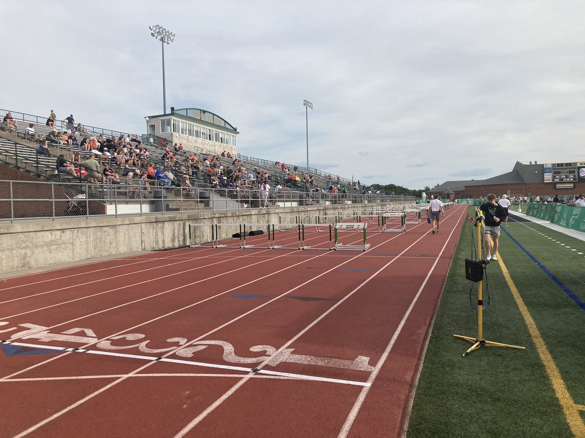 Milford_Eagles's tweet photo. We are camped out at the start/finish line at Mason for the 2021 D1 District Championships! Tonight is your time to shine 🦅‘s!!! Let’s make something amazing happen!
#MSAH
@ClerSunSports @milford_flock @TrackFieldMHS @ECC_Sports https://t.co/A2eefym9CP