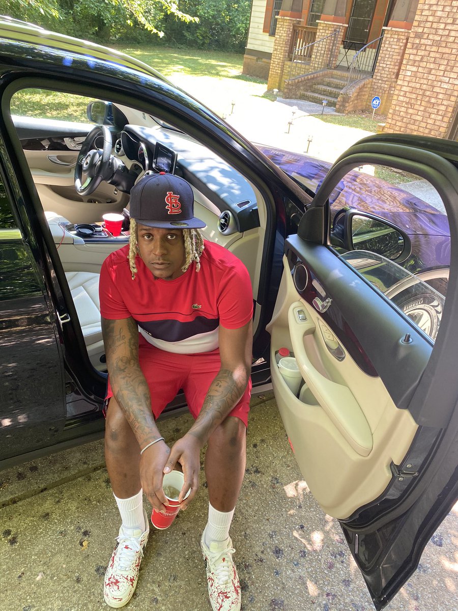 OnehandRick's tweet image. These bad habits seem like the only way to clear my mental.. I keep taking these drugs That make me numb but the pain still bother me