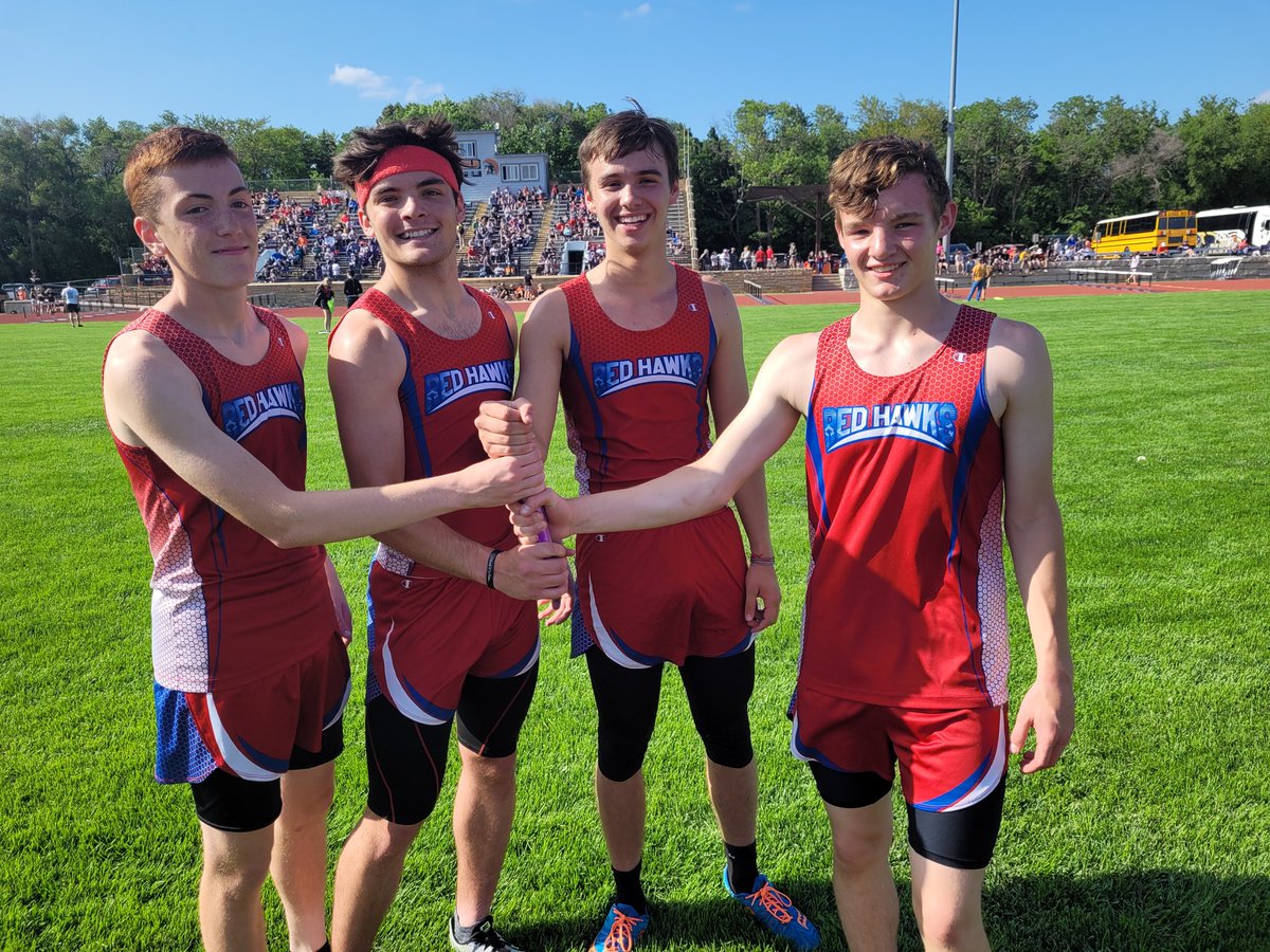 Hiawatha Track and Field tweet media