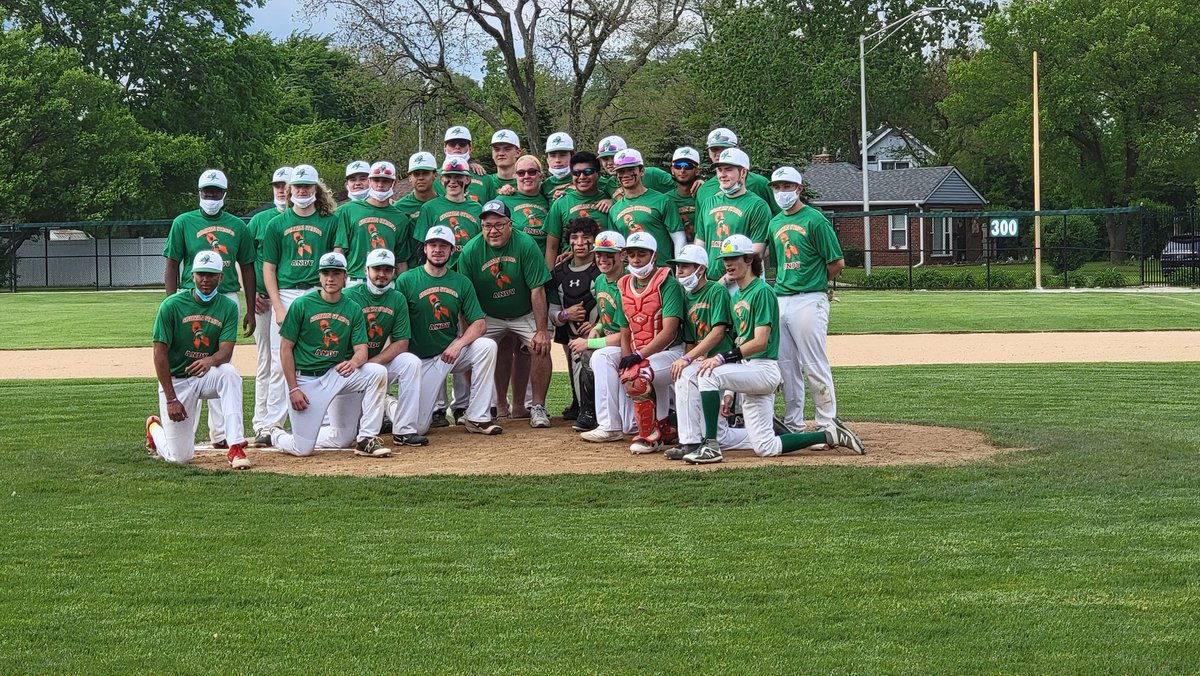 Great ceremony today by <a href="/OLSpartansBsb/">Oak Lawn Spartans</a> to honor Andy Washack. We will always be one #SpartanFamily #olchspride