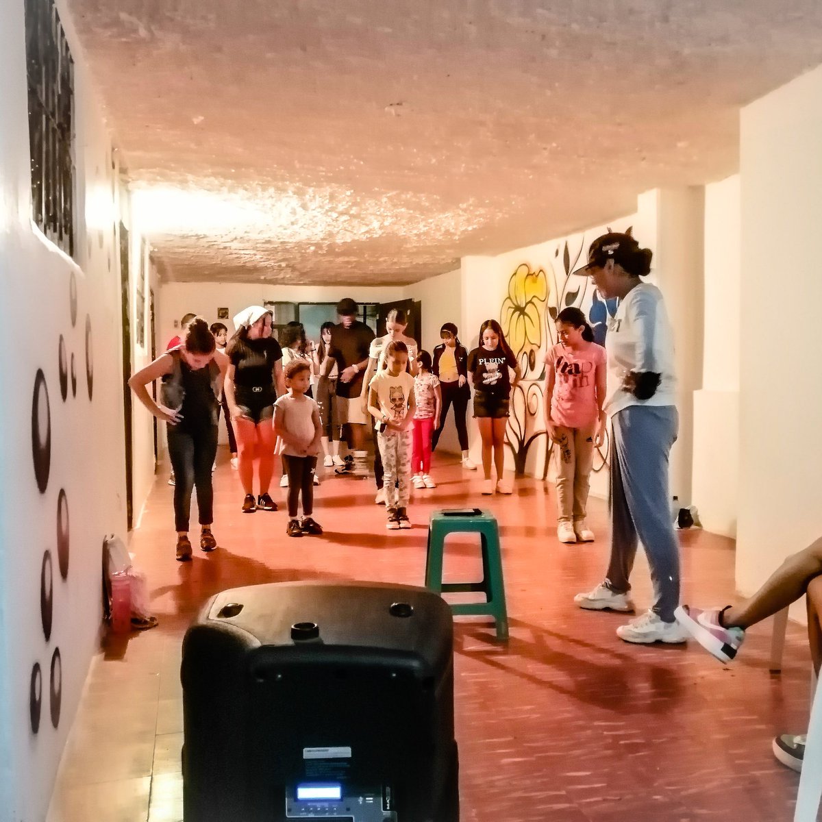 Este es nuestro grupo de baile escuela de hip hop AK47 espacio de  transformación, de mucho amor y respeto por la vida.