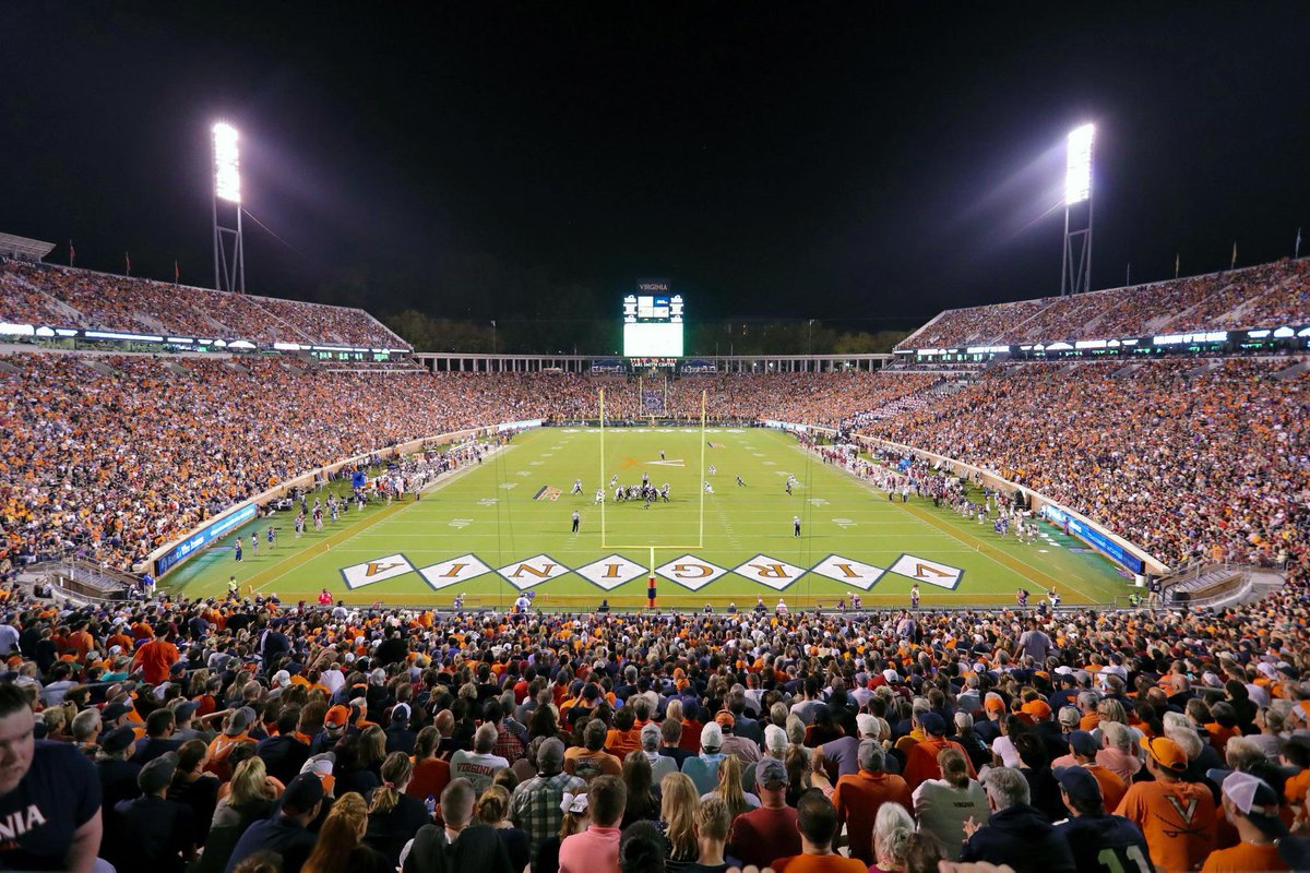 elicayomanor's tweet photo. Blessed to receive an offer from the University of Virginia! @UVAFootball @coachmhagans @730scouting @DABigGreenFB @bbarbato53 https://t.co/zy6qIjbkpj