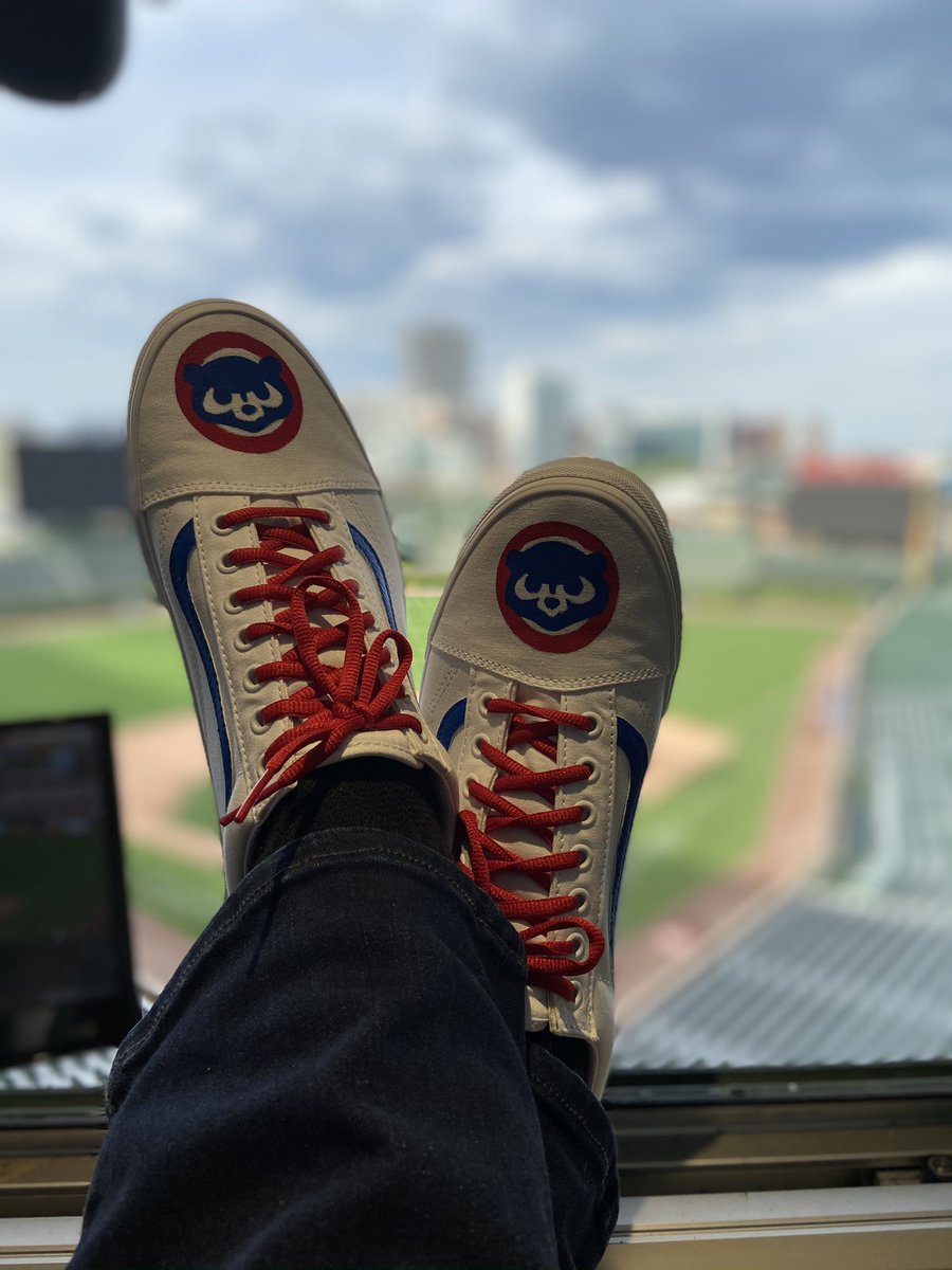 Kick back, throw your feet up (keep your shoes on) and tune into <a href="/WatchMarquee/">Marquee Sports Network</a> for the <a href="/Cubs/">Chicago Cubs</a> vs <a href="/Cardinals/">St. Louis Cardinals</a> tonight!  First pitch 7:15! @BoogSciambi <a href="/JimDeshaies/">Jim Deshaies</a>