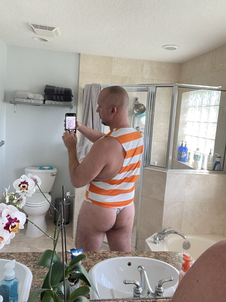 FistingW's tweet image. So fucking horny. I think my body is coming back a little..