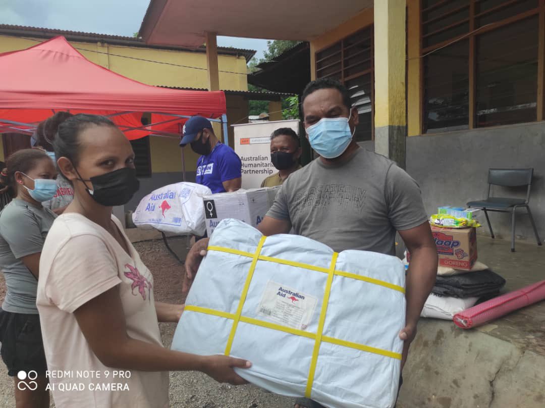 AusAmbDili's tweet photo. As people leave evacuation centers following the #TimorLeste floods - assistance from ๐ฆ๐บ with key equipment + supplies to help reestablish and rebuild. @AusHumanitarian @dfat https://t.co/EhRxwMuVCA