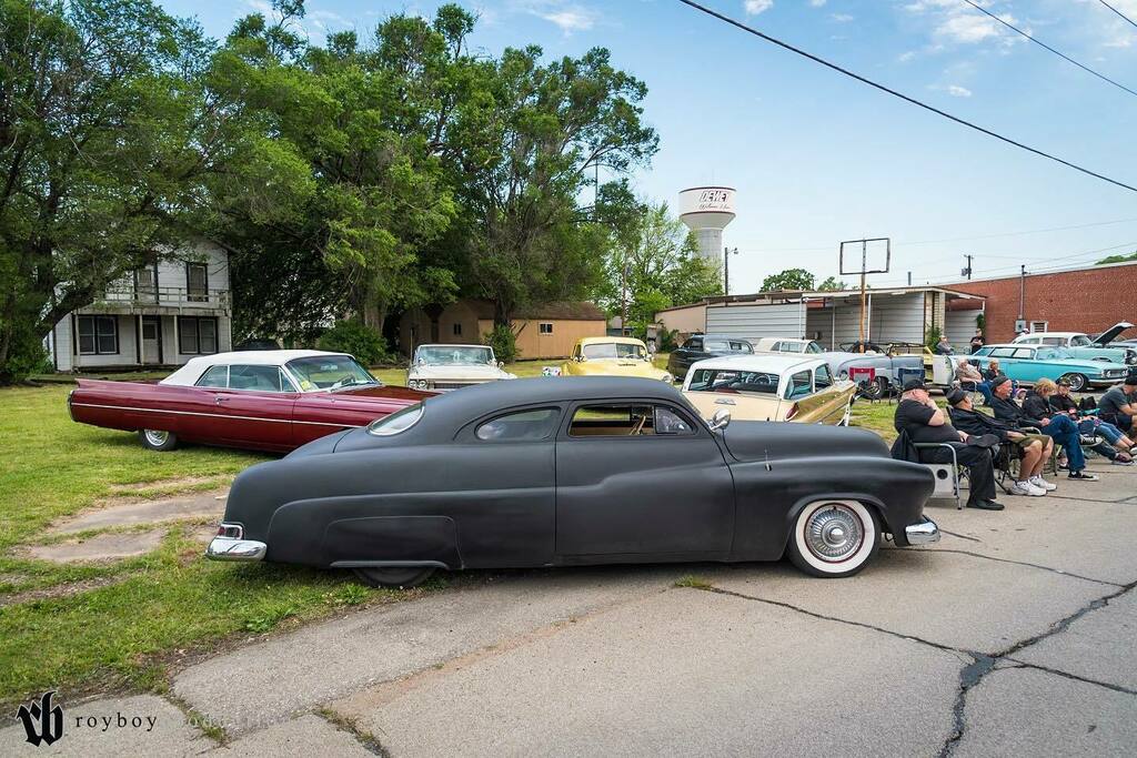 royboyprods's tweet photo. More from the #StrayKat500 coverage on my site! More than 200 photos of this show there for you to enjoy. #hotrod #kustom #custom #mercury #flatblack #lonelyknightscc #hamb #hopup #hopuplive #buildcoolcars https://t.co/mDGKldFnxy https://t.co/mW1F20R62c