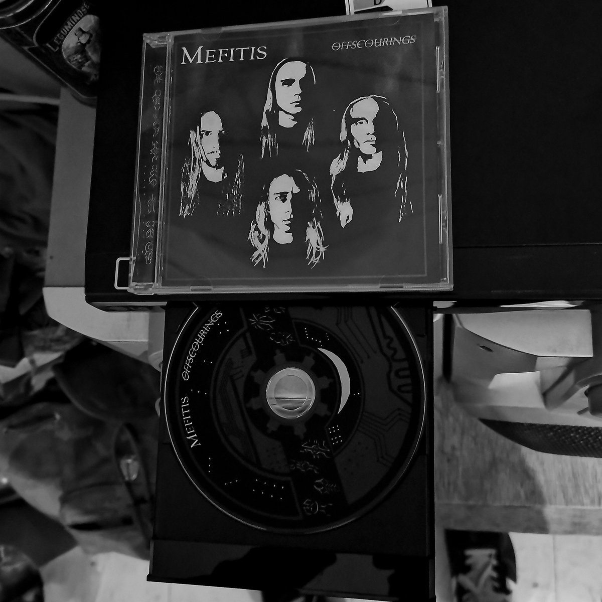 diegostl7's tweet image. Tarde noche con un toque más siniestro y vertiginoso en el ambiente.
#Mefitis
#BlackDeathMetal #DarkMetal