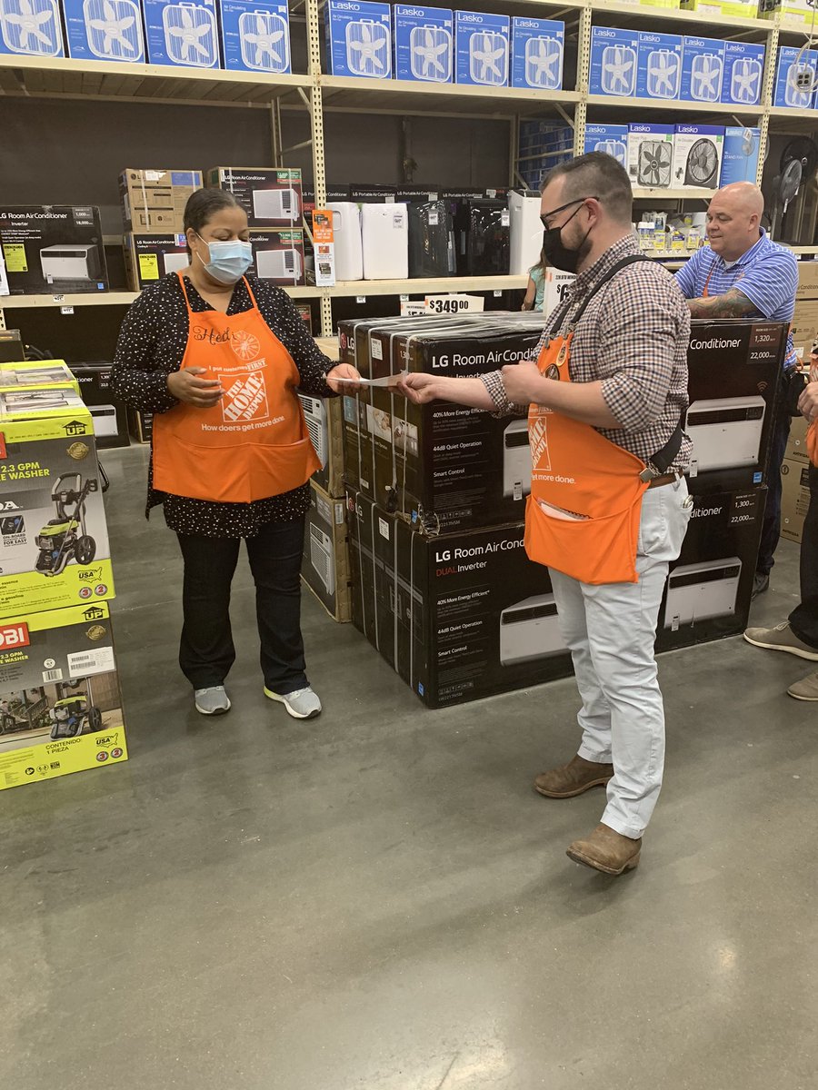 Rohan Gordon (@rgordon70) on Twitter photo Had an excellent walk with our RVP Heidi and took the opportunity to recognize some awesome associates @thd_young <a href="/DepotMatt/">Matthew Shorr</a> <a href="/Katie94603725/">Katie Harris</a> <a href="/0735Sasm/">Kevin.SASM.0735</a> <a href="/WhitneyNutterHD/">Whitney Nutter</a> Had an excellent walk with our RVP Heidi and took the opportunity to recognize some awesome associates @thd_young <a href="/DepotMatt/">Matthew Shorr</a> <a href="/Katie94603725/">Katie Harris</a> <a href="/0735Sasm/">Kevin.SASM.0735</a> <a href="/WhitneyNutterHD/">Whitney Nutter</a>