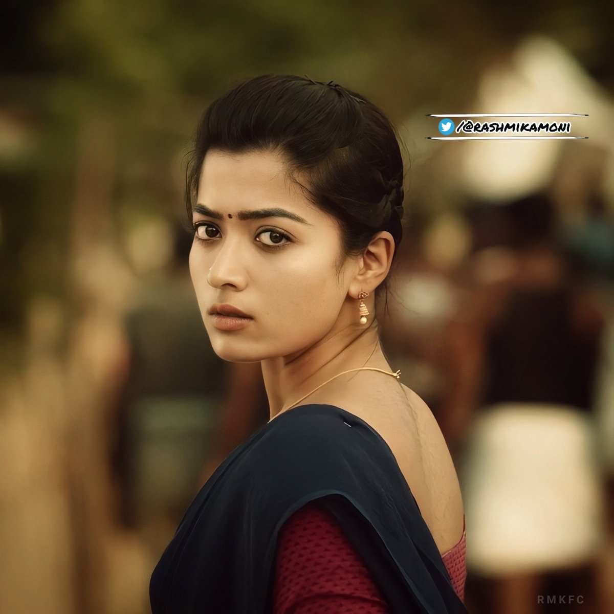 Rashmikamoni's tweet photo. Happy morning❤

My dear @iamRashmika love💛

Your smile always makes me happy queen..😁😊

#RashmikaMandanna https://t.co/O0Viocqf8N