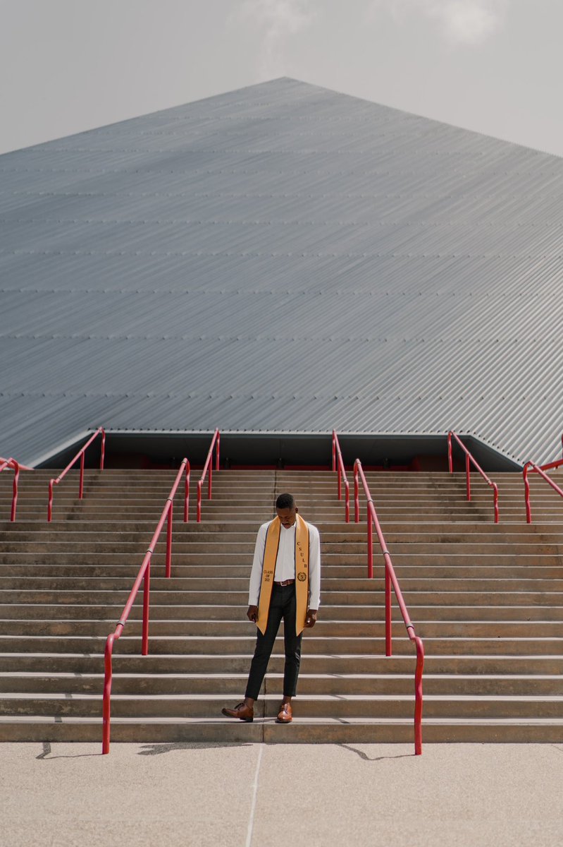 markkristoffer_'s tweet photo. happy grad szn y’all, throwin these up cause i’ve been loving the style i been shooting at. any RT/likes help ya boy get some feedback/love 🙏🏼 https://t.co/AiPjm7Eayb