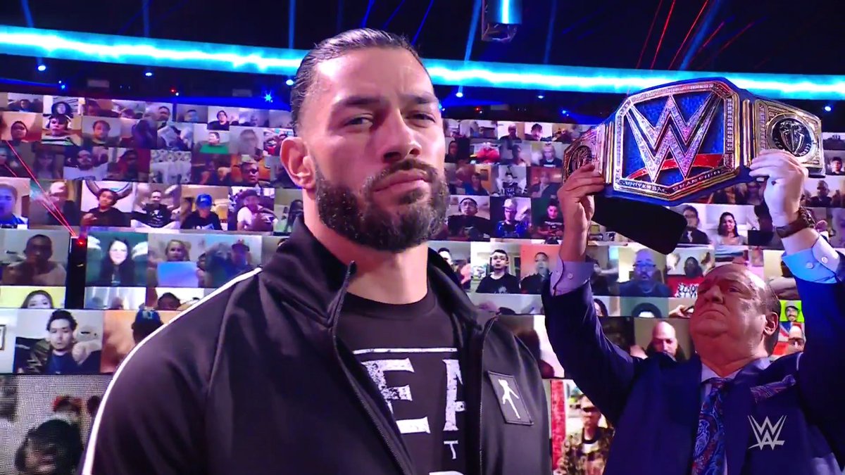 WWE's tweet photo. The Head of the Table. THE Champion. The MAIN EVENT.

#SmackDown #UniversalTitle @WWERomanReigns @HeymanHustle https://t.co/LFpx4Pq7UN