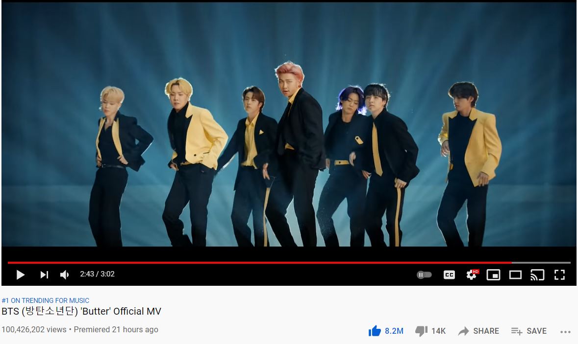 BTS_ARMY's tweet image. 100 MILLION views! Get it! Let it roll! 

#BTS #방탄소년단 #BTSARMY #BTS_Butter #SmoothLikeButter 
#BBMAsTopSocial @BTS_twt @bts_bighit