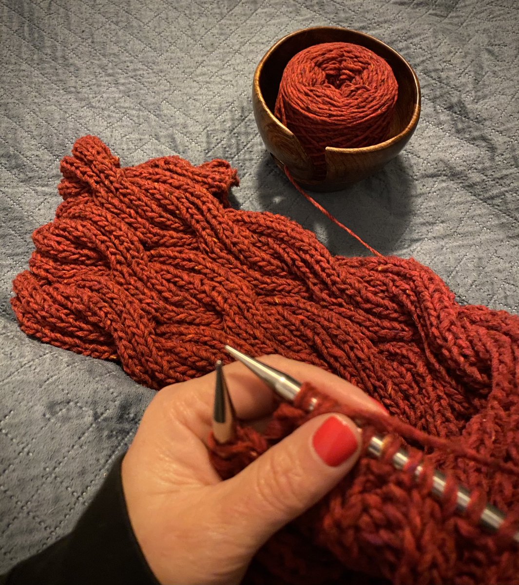 JennyWoodman's tweet photo. Squishy red wool, dyed in Philly (yo). #PhillygirlPDX #redyarn #brooklyntweed #jaredfloodpattern #knitting https://t.co/VsU75lksHa