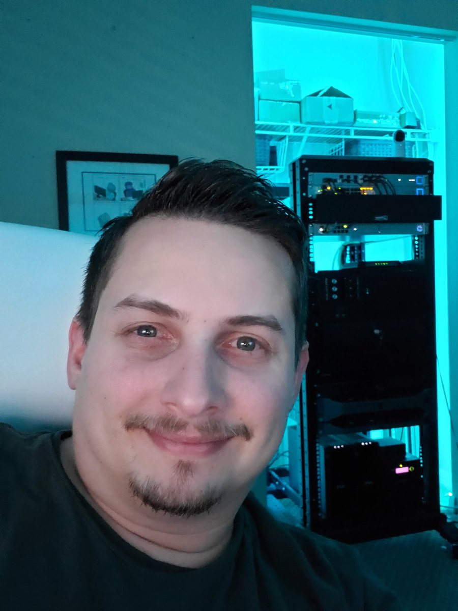 The_PatrickD's tweet image. U like my rack . My rack perky my rack fast my rack huge . My rack $$$$ lol #lol #server #beeknees #rack #Memes