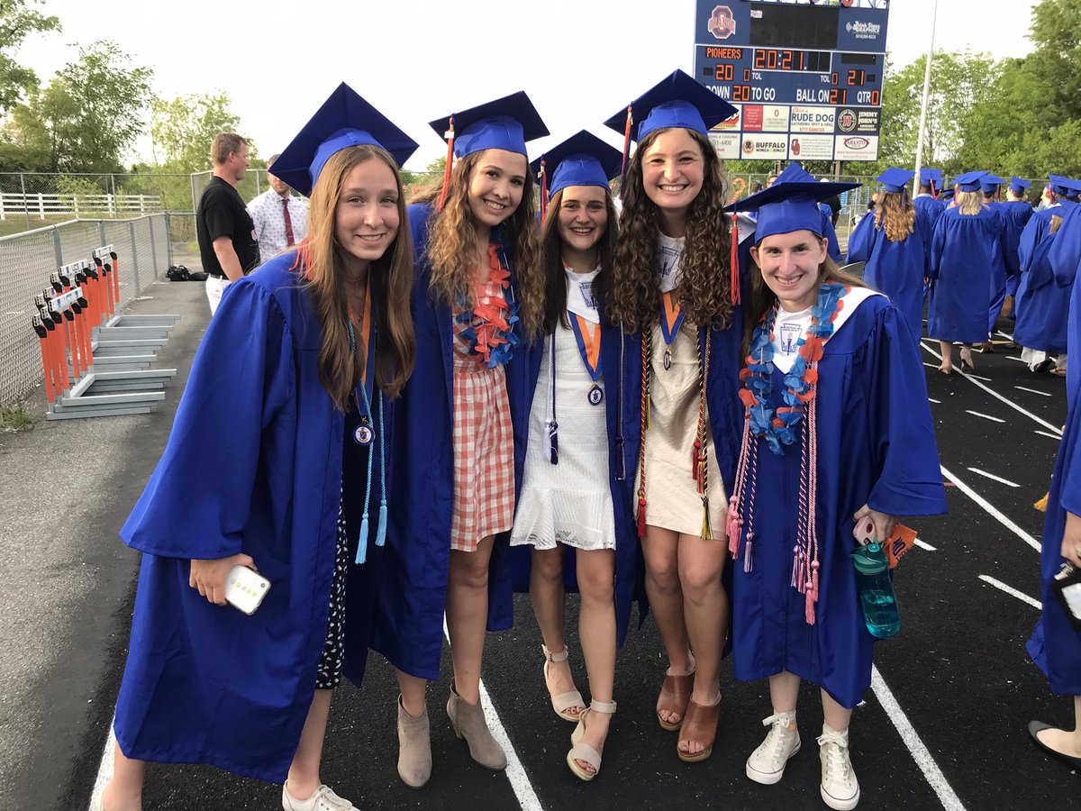 🍊Senior wrestlers 💙🧡😢