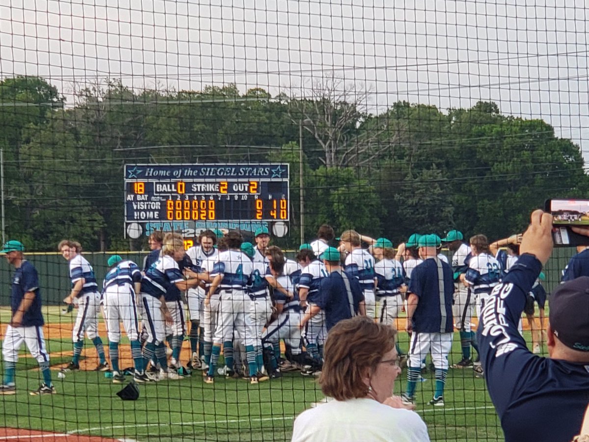 And on Friday's.....we celebrate going to STATE!!! CONGRATS TO <a href="/SiegelStarsSB/">Siegel Stars Softball</a> and <a href="/SiegelBaseball_/">Siegel Stars Baseball</a>