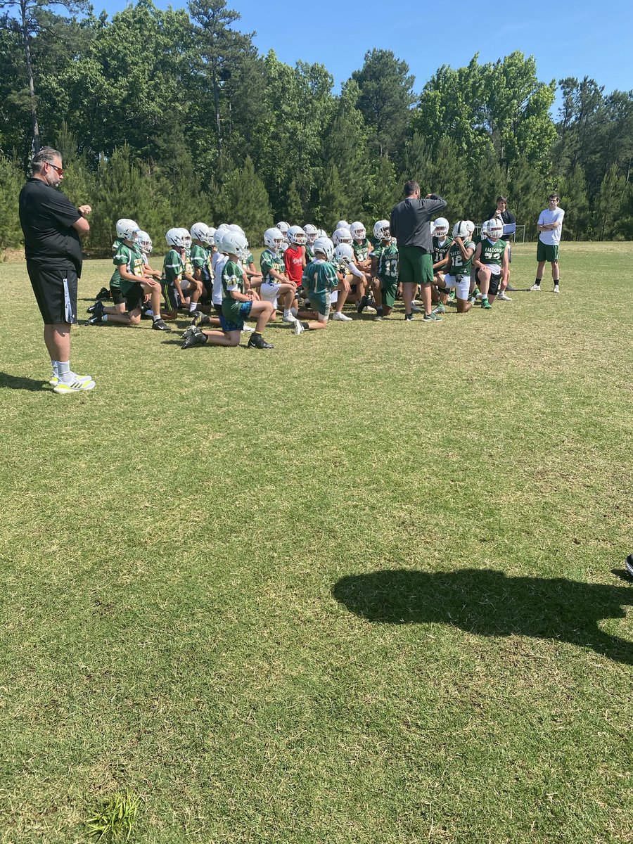 ervin_mack's tweet photo. Ben Lippen, I had a blast today! @scagle12 , thanks for allowing me to be so involved w/ your football program today as well the Gospel-led conversations. Great time with the Falcon AD/Coaches, families, & athletes! FCA will thrive here! #FCATakeover #richlandcountyiseeyou https://t.co/OoA3tuGELu