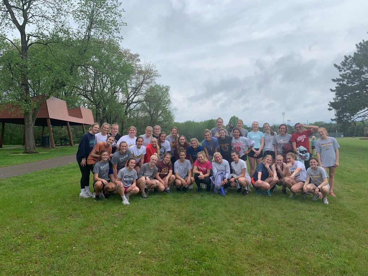 IT’S CONFERENCE TOMORROW!!! 
📍Pine Island High School 
📍Field events-10:00 am
📍Running events-11:00 am
It’s going to be a beautiful day to compete! Go Tigers!