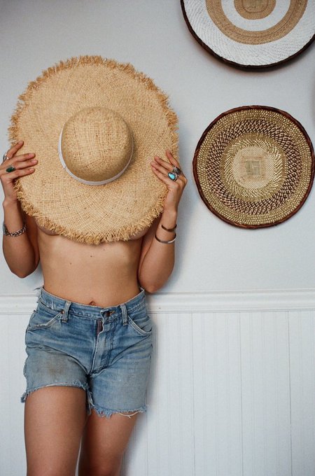 Coming soon https://t.co/y5Q34L09DD ✨💕💋 https://t.co/M1YUFz3k89<a href="/tag/vandellavandals"class="tags"><span>#vandellavandals</span></a>