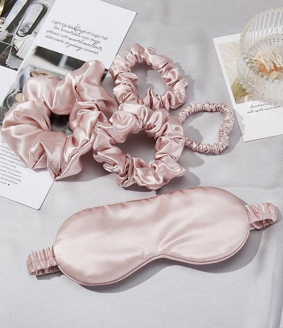 Bring style to your updo all day with Soft Stokes Silk scrunchies followed by the silk eye mask to keep you well rested throughout the night 💕

Check out these silk products in our store: theordinaryday.com

#silkproducts #silkscrunchies #silkeyask #torontosmallbusiness