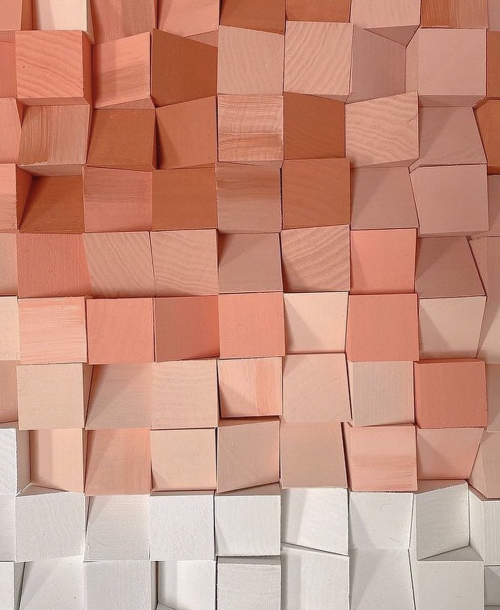 Happy Friday Friends✌🏽 

Spring is the time when nature awakes, so to speak. Everything is fresh and alive and new 🌸

Shades of pink reminds us of springtime, largely due to the blossoms of the cherry tree. With their rich and soft pink and myriad of blossoms per twig or branch