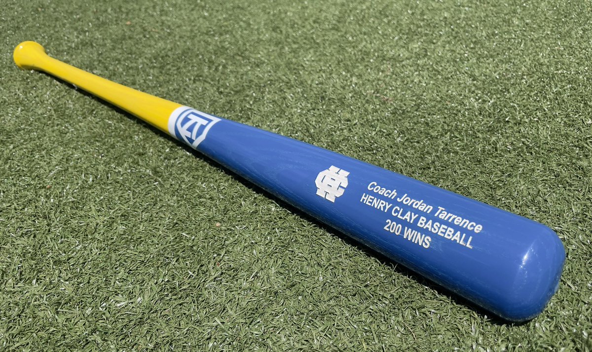 PetersLHS_HC's tweet photo. If you are looking for an awesome senior gift, new fungo or just some new wood for the summer games let me know. @Zone_Traxx  @MattyICE310 https://t.co/L2MURFiBEV