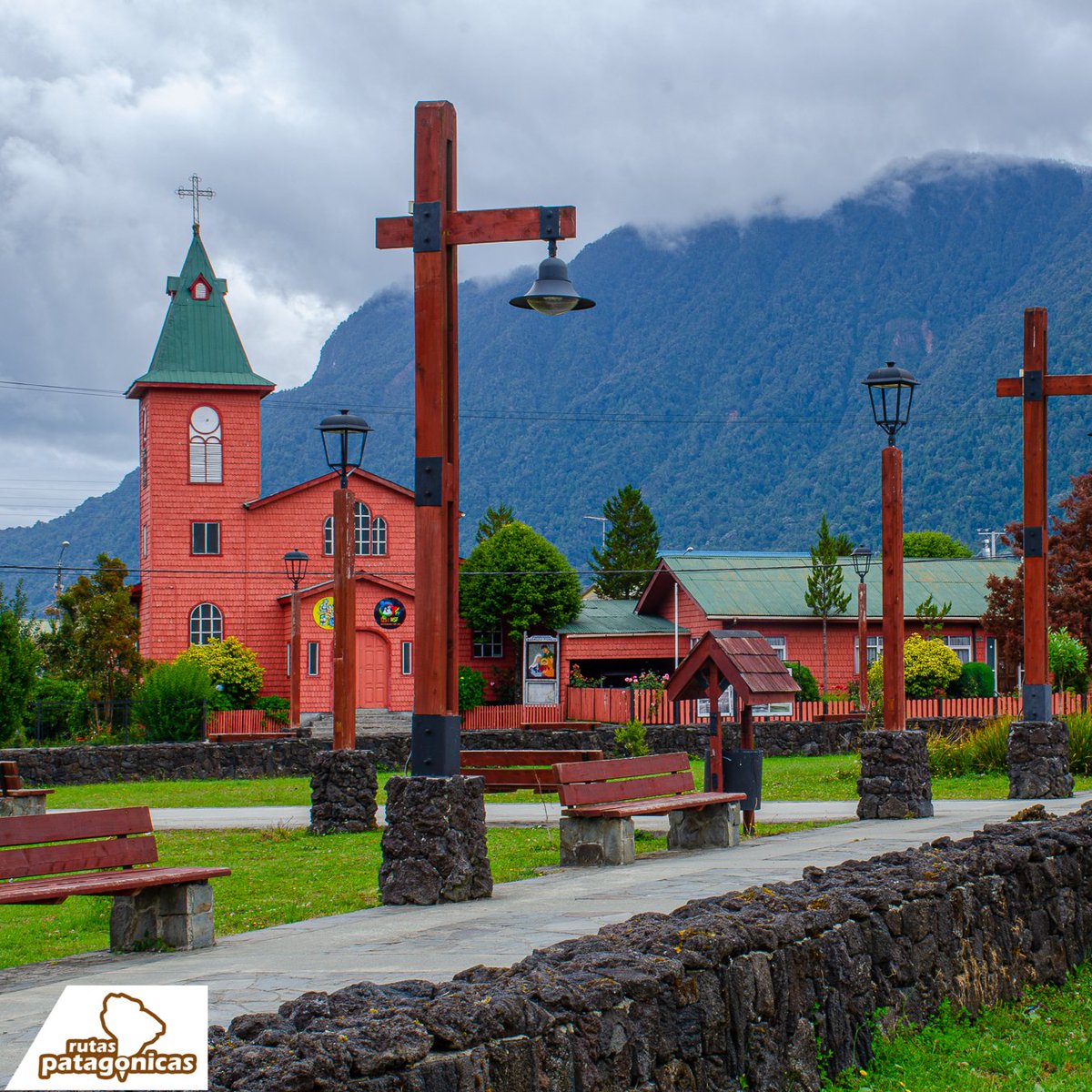 rutaspatagonica's tweet photo. #RutasPatagonicas 🚐 🏔️🏕️Optimiza tu Estadía en #Patagonia 📌 Vistas de la #ruta #Hornopiren ⛴️ hacia #Cholgo 🚣 #RegionDeLosLagos #Ruta7 #PatagoniaChilena #CarreteraAustral #FiordosPatagonicos #RutaAustral Info: https://t.co/XVGVv2n7dt👌 https://t.co/qs6qS0FQEo