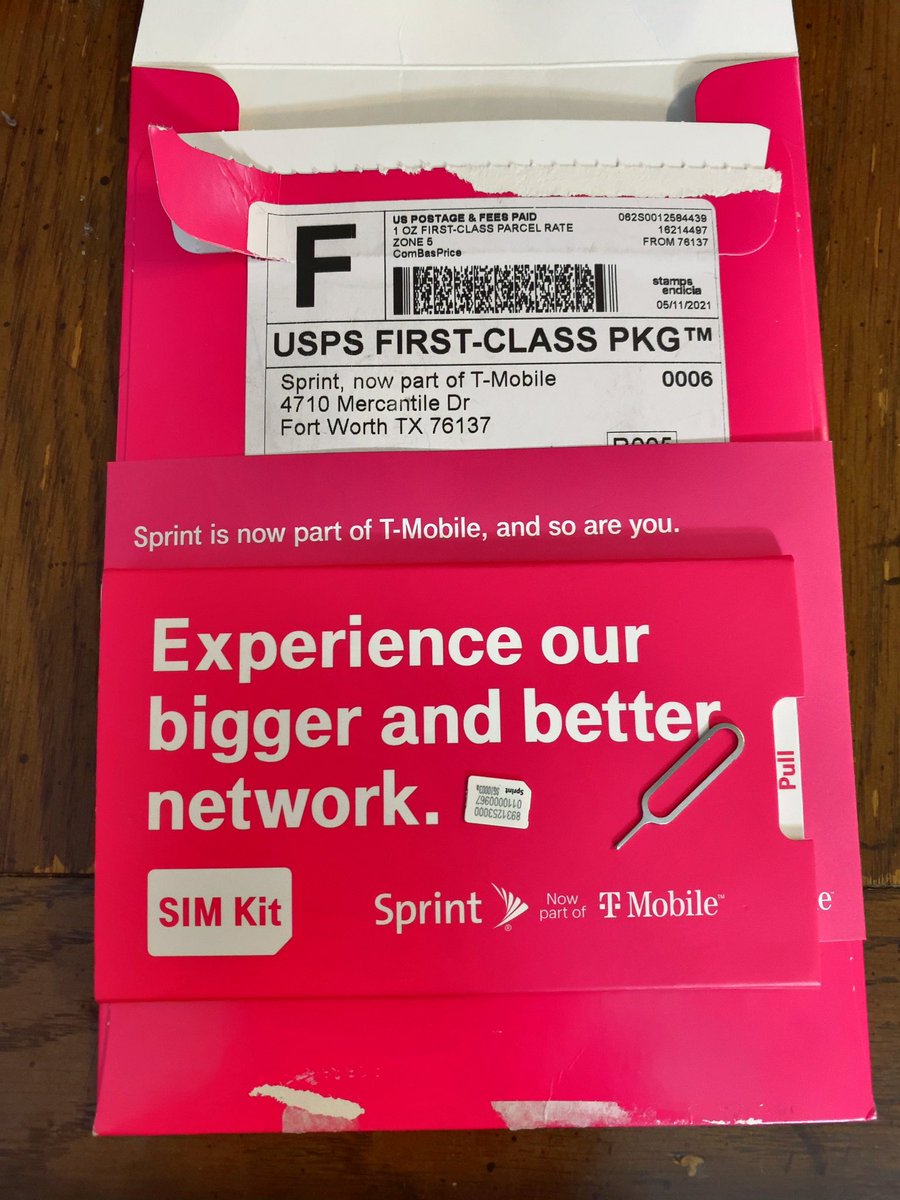 BlogFromAmerica's tweet image. Sprintが私のiPhoneのSIMを、新しいSIM(T-Mobile)に変えろ、と言って来た。Sprintの名前が永久に消える日に、一歩一歩近づいて行く。