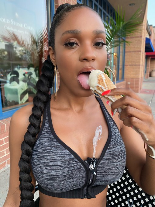 I need something sweet https://t.co/fJ0Qn8hkaJ
