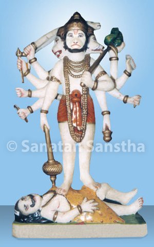 The gigantic form of Hanuman is adorned with five faces, fifteen eyes, ten hands and is capable of bestowing all sorts of desired supernatural powers.
#SaturdayMotivation
#ShreeHanuman