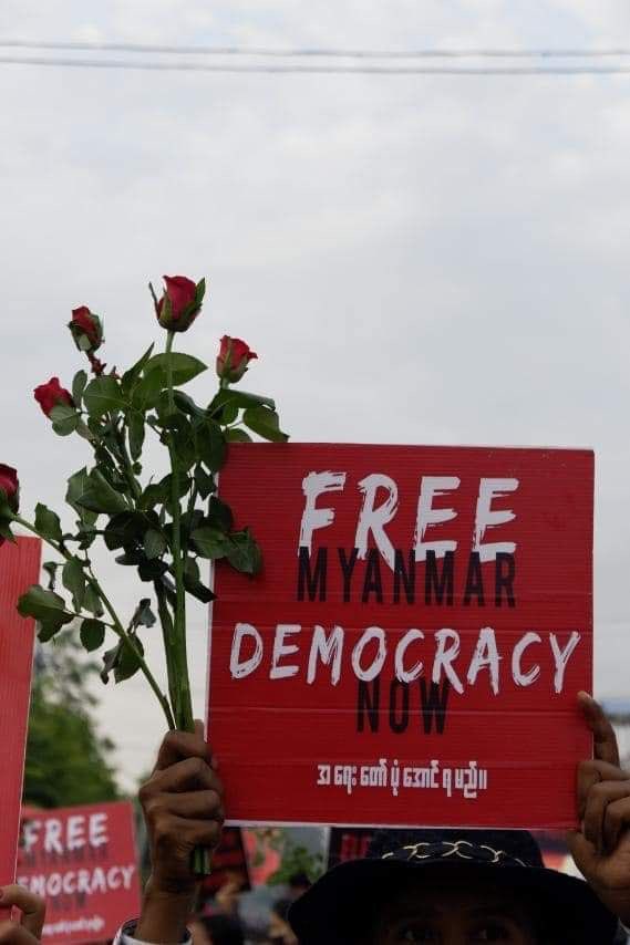 AmaraHung's tweet photo. Civilians in Kale Myo, Sagaing, displayed memorial wreaths for the fallen heroes who were brutally killed by #MyanmarMilitaryTerrorists in Spring Revolution   #WhatsHappeningInMyanmar #May22Coup https://t.co/wNPKNwt5Nt