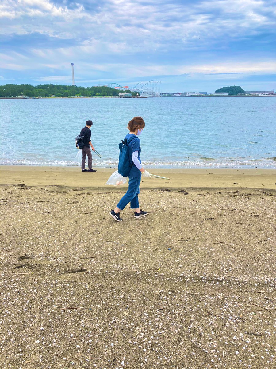 ycu_stepup's tweet photo. 今日海の公園の柴口駅から南口の方まで海岸清掃を行いました。朝から掃除するのはきもちぇー！新一年生も1人来てくれました！ステップアップに興味のある方はDMで待ってます。 https://t.co/ANkw0KaD5x