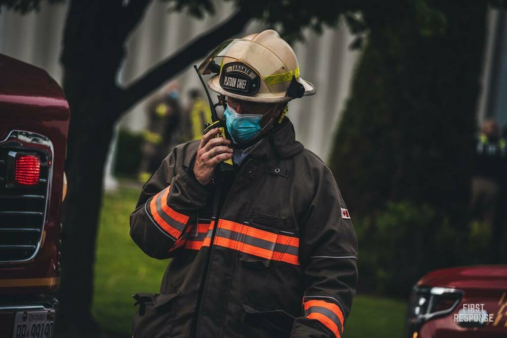 FirstResponseP1's tweet photo. Toronto Fire crews on-scene of a multi-alarm fire in the Mt. Dennis area, today 🔥🇨🇦
•
•
#torontofireservices #tfs #firedepartment #fd #firefighters #firetrucks #smealfireapparatus #spartanfireapparatus #engine #platform #fire #structurefire #emergencyservices #toronto #ontar… https://t.co/sZ7EsTbFhi