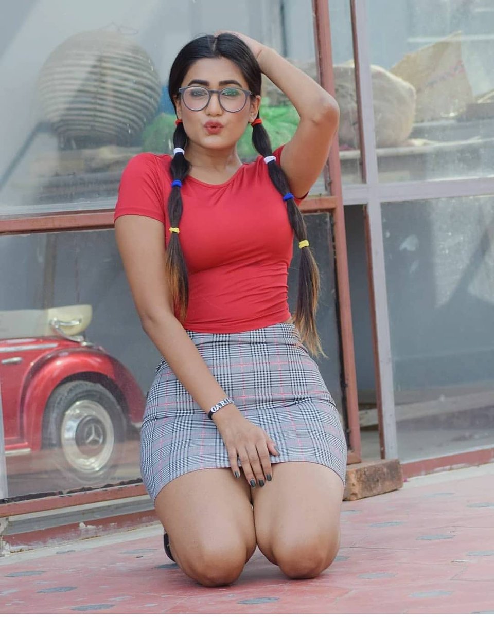 candit_maya's tweet photo. ஜடை சிறகினிலே 
பறக்க துடிக்கும் #பட்டாம்பூச்சி ❤️❤️❤��

#GimaAshi #model #beauty
@GGimaashi

#StayHome #StaySafe 
#StayHomeStaySafe https://t.co/dtb42BItIH