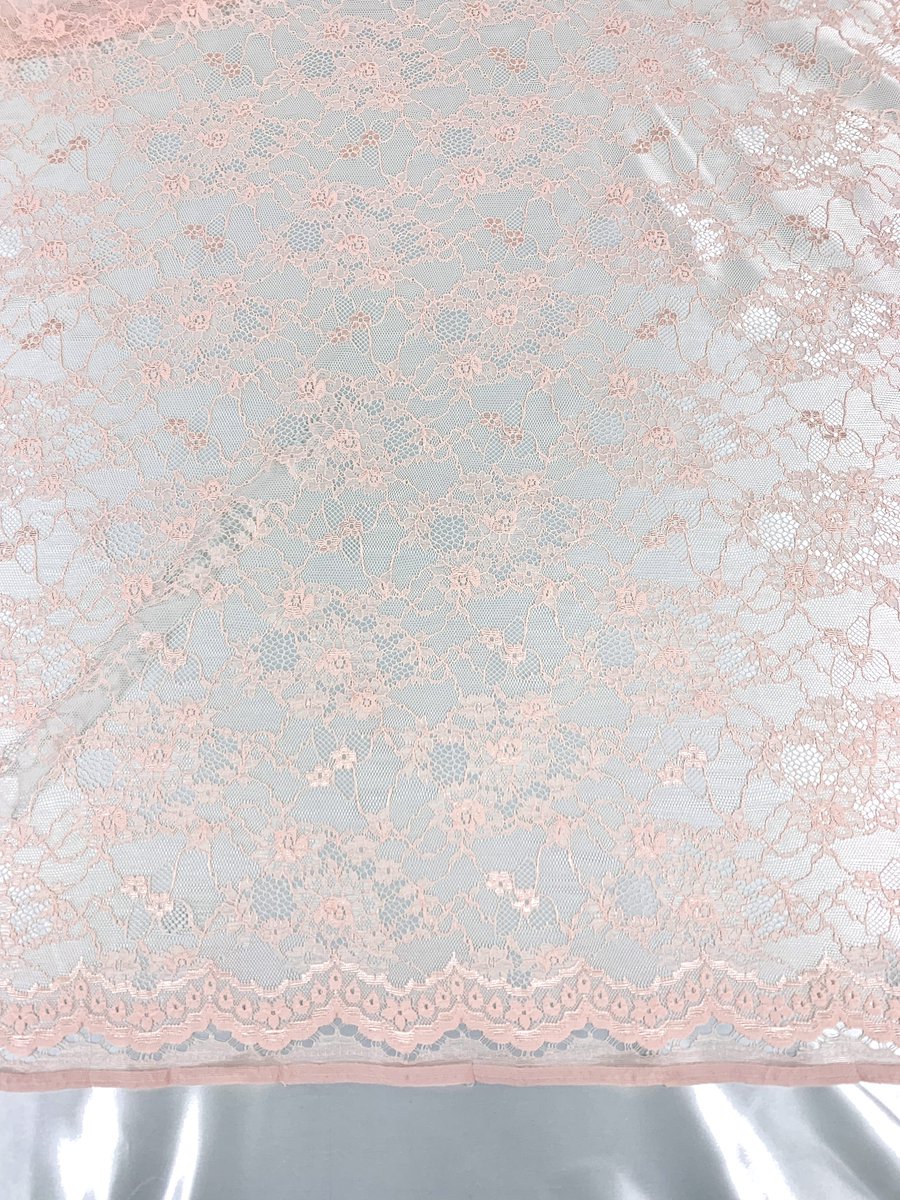 新宿オカダヤ 定番レースに新色が入荷 フラワーブーケレース 両耳スカラップの花柄レース マスクなどの小物作りからお洋服まで幅広く活躍しそうなイチ押しアイテムです この時期人気のパステルカラーをご用意いたしました 重ねる生地の色や質感