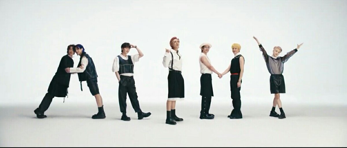 นี่เอาจริงๆ มันไม่ใช่แค่ยอดวิวจากมี่ปั่นอย่างเดียวนะ  ถ้าเอาความจริงนี่คิดว่ามาจากตัวmvและเพลงบังทันที่ดึงดูดคนดูนะ ไม่เชื่อแกลองไปดู มีคนตกเข้าด้อมเป็นล้านๆต่อกันอีก  นี่ของบังทันยอดวิวเร็วจนด้อมอื่นสงสัยเข้ามาดูอีก5555 อาร์มี่เธอพระมหาอาร์มี่จริงๆ
#ButterMV #BUTTER100M <a href="/BTS_twt/">방탄소년단</a>