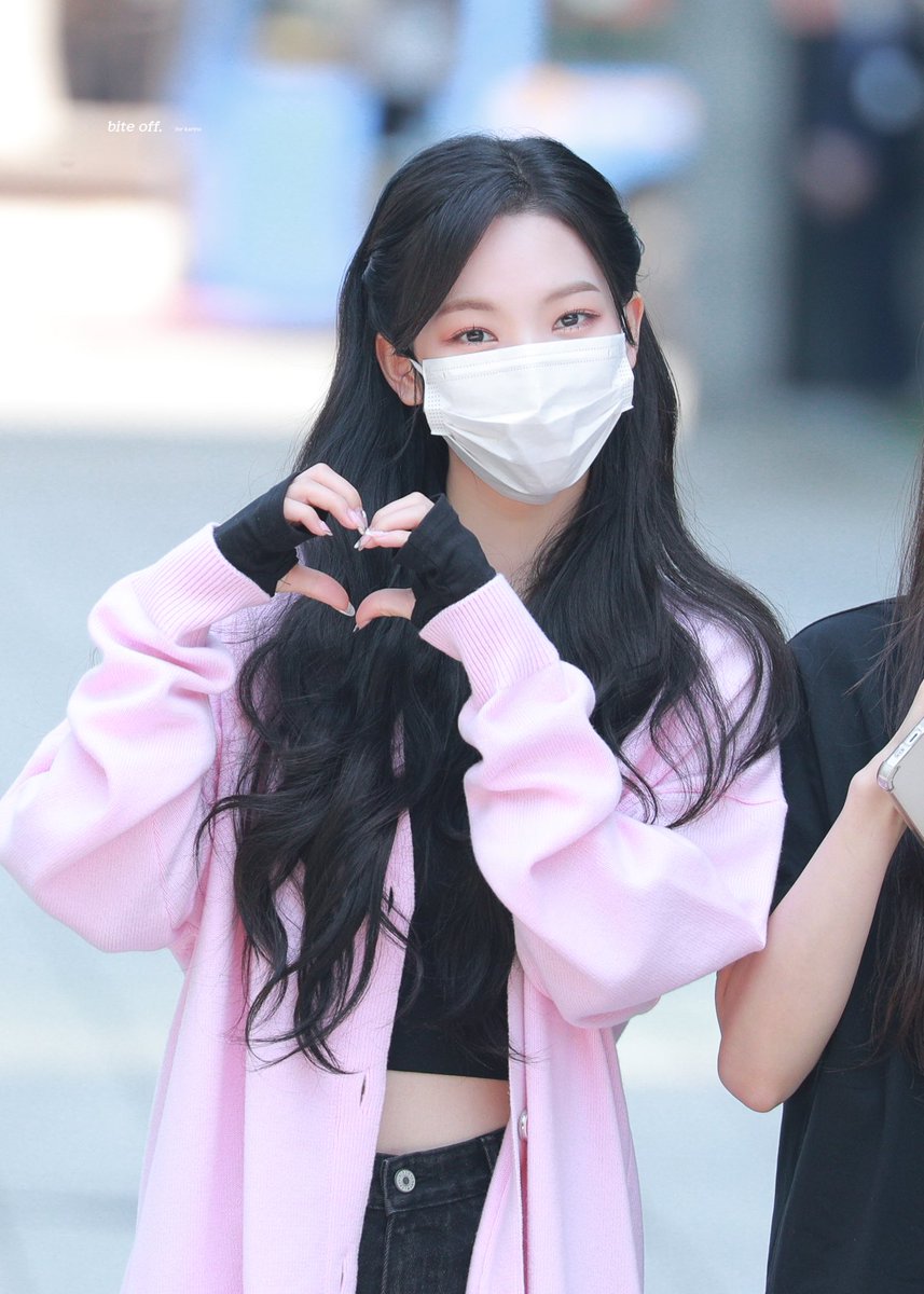 biteoff_kr's tweet photo. 210519 
#aespa #æspa #에스파
#KARINA #카리나 https://t.co/LPgStJ5k1K